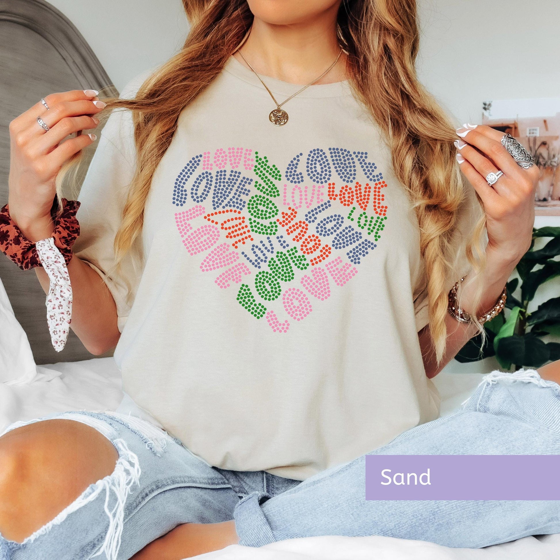 Love Design Tshirt Valentine Heart Rhinestone Top Women Special Occasion Wear Pink Fashion Statement Crystal Bling Details Perfect Gift For Her Mom Sister Beautiful Handmade Decoration Romantic Present Fashion Essential Date Night